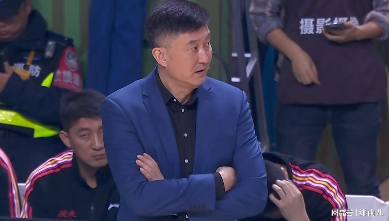 星空体育-天赋第一却打不出来！广东队扶正新锋线大侧翼，保杜锋躺进总决赛