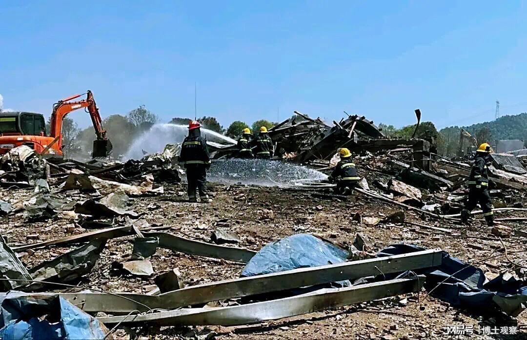 星空体育-37死51伤！浏阳烟花厂爆炸：被传唤到案的8人浮出水面，照片曝出